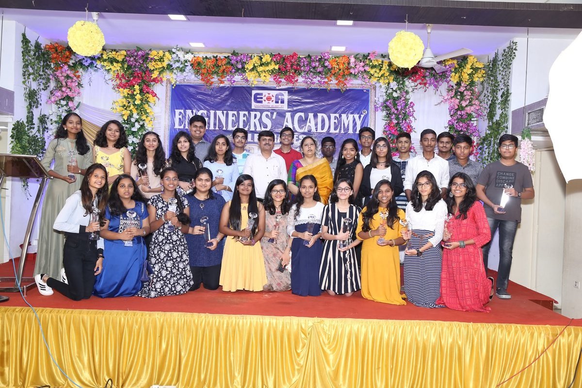 Full stage of trophy winners at the Engineers' Academy Panvel felicitation